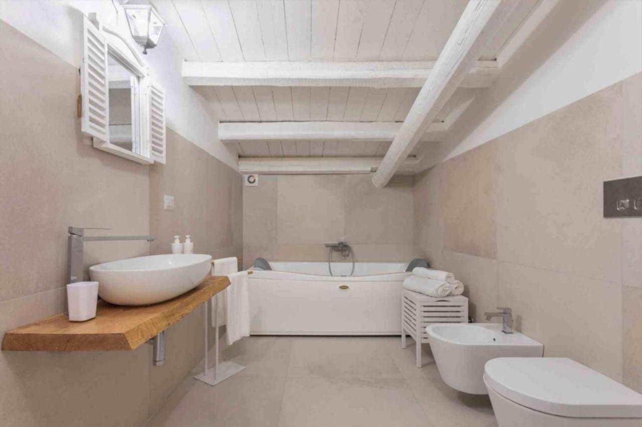 Ortigia Sunset Apartments - Xenia Sicily Villas Syracuse ภายนอก รูปภาพ